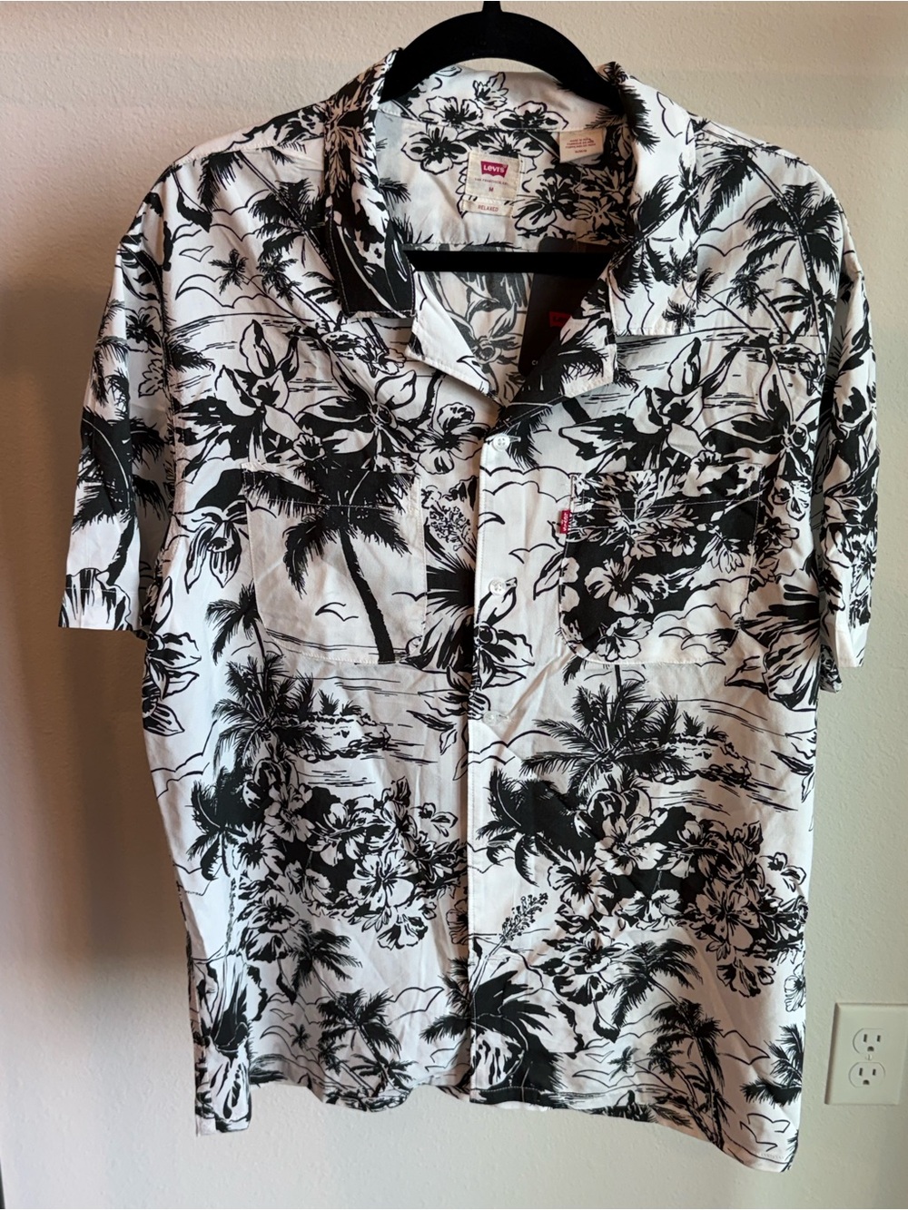 Levi's Black and White Tropical Print Short-Sleeve Shirt